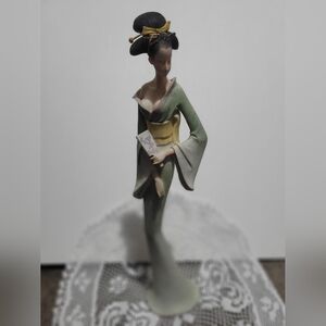 Vintage Exquisite Japanese Doll Kimono Geisha